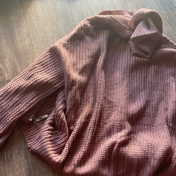 EMERY ROSE NWOT sweater - Picture 2 of 7